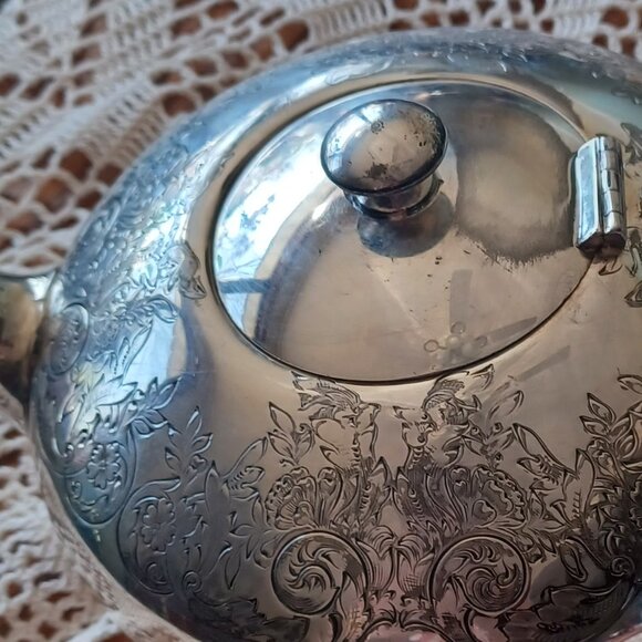 Wilcox MCM Silverplate Teapot - Picture 3 of 8